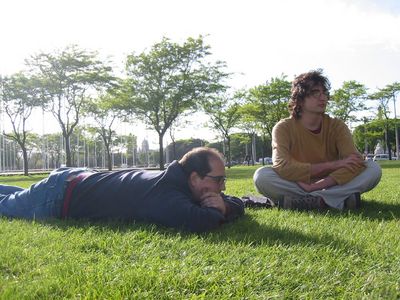 Tirats pel parque
