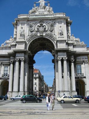 La porta de la Plaça del Comerç

