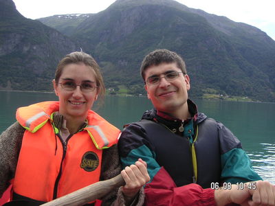Remant al fiord
La parelleta remant en el fiord més profund de Noruega
Palabras clave: Remant Noruega