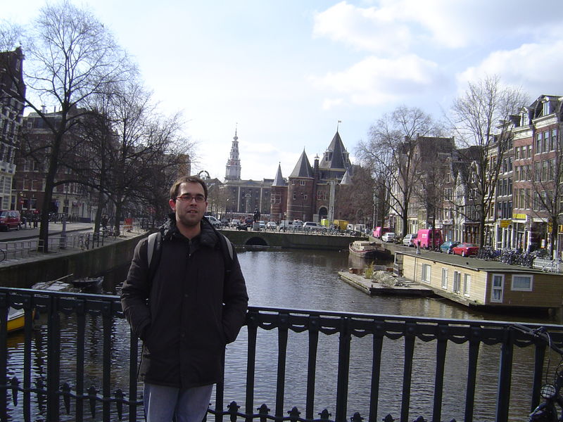 En un canal de Amsterdam de cuyo nombre no puedo acordarme...

